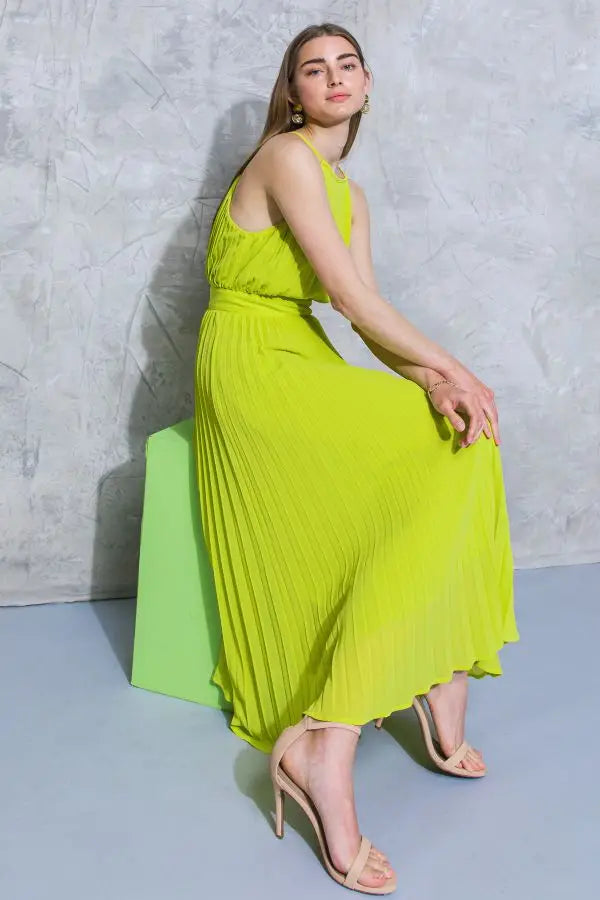 ID20021 - A solid woven fully pleated midi dress / LIME(Size S Left)