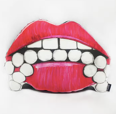 KAHRI - Red Lips Pillow